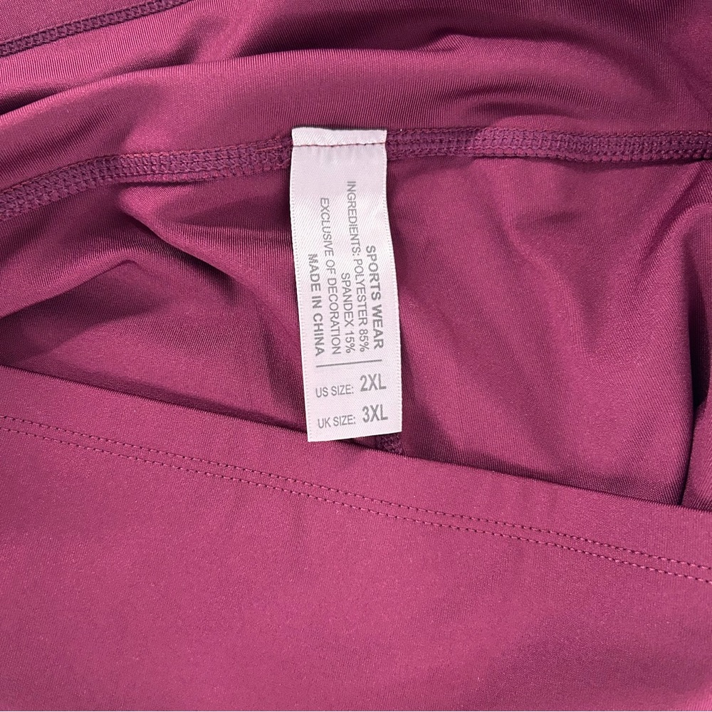 Short leggings with pockets on the sides